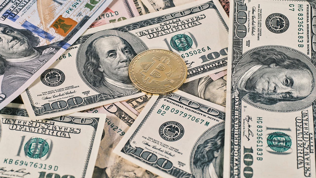العمل عبر الإنترنت